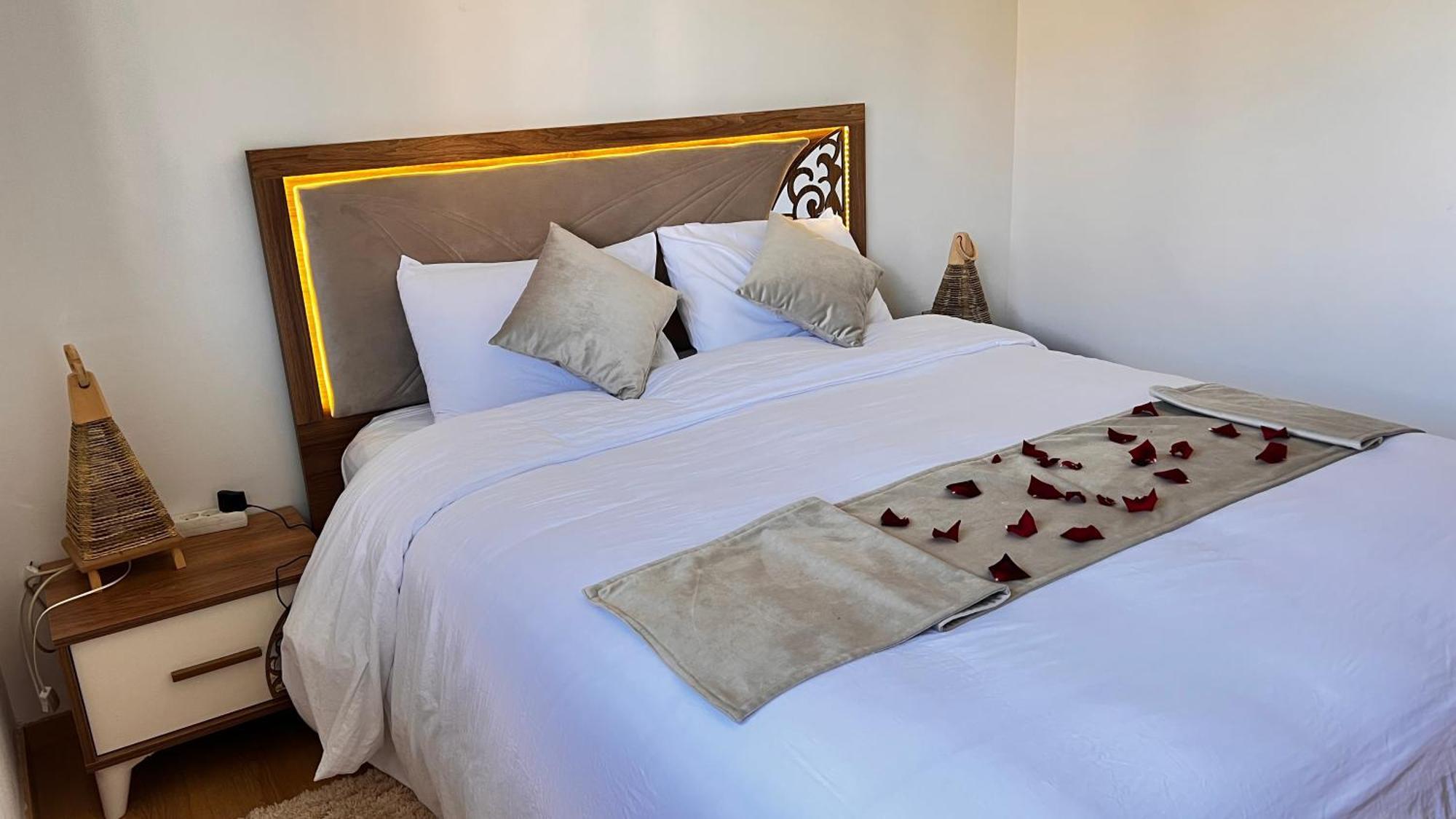 Mini-Villa Situee Dans Une Residence Prestigia A Marrakech, Avec Une Vue Sur La Piscine Et Le Golf Une Securite 24H Sur 24 Et Une Proximite Ideale De L Aeroport 5 Minutes C Est Une Offre Parfaite Pour Des Vacances Marrakesh Exterior photo