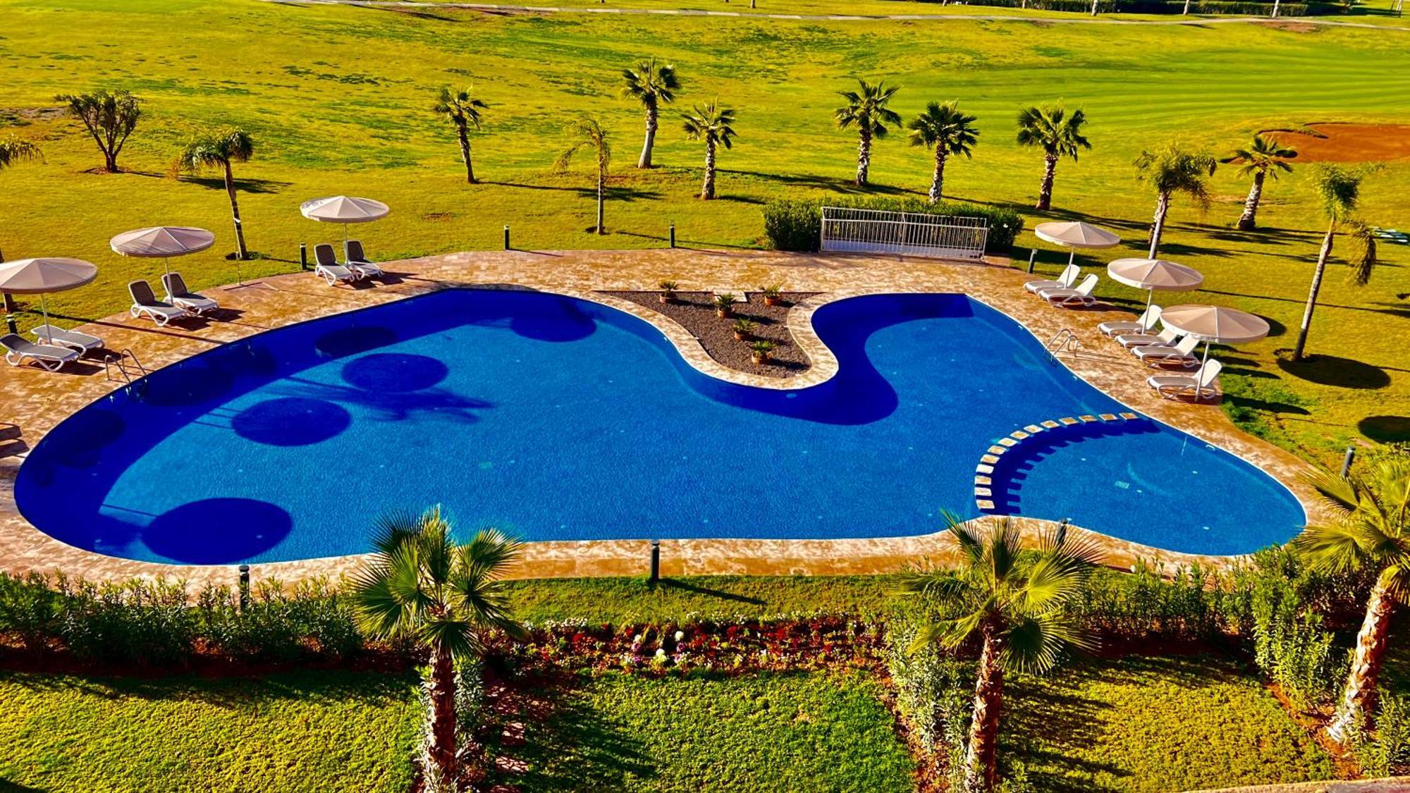 Mini-Villa Situee Dans Une Residence Prestigia A Marrakech, Avec Une Vue Sur La Piscine Et Le Golf Une Securite 24H Sur 24 Et Une Proximite Ideale De L Aeroport 5 Minutes C Est Une Offre Parfaite Pour Des Vacances Marrakesh Exterior photo